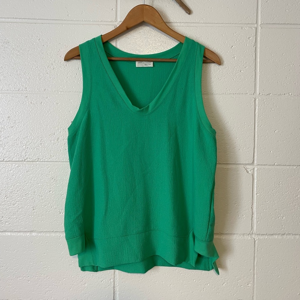 Zara V neck tank in kelly green